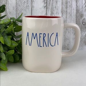 Rae Dunn | America Mug